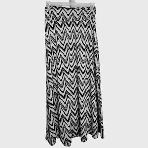 Contemporary Style Signature Studio Black And White Chevron Maxi Skirt